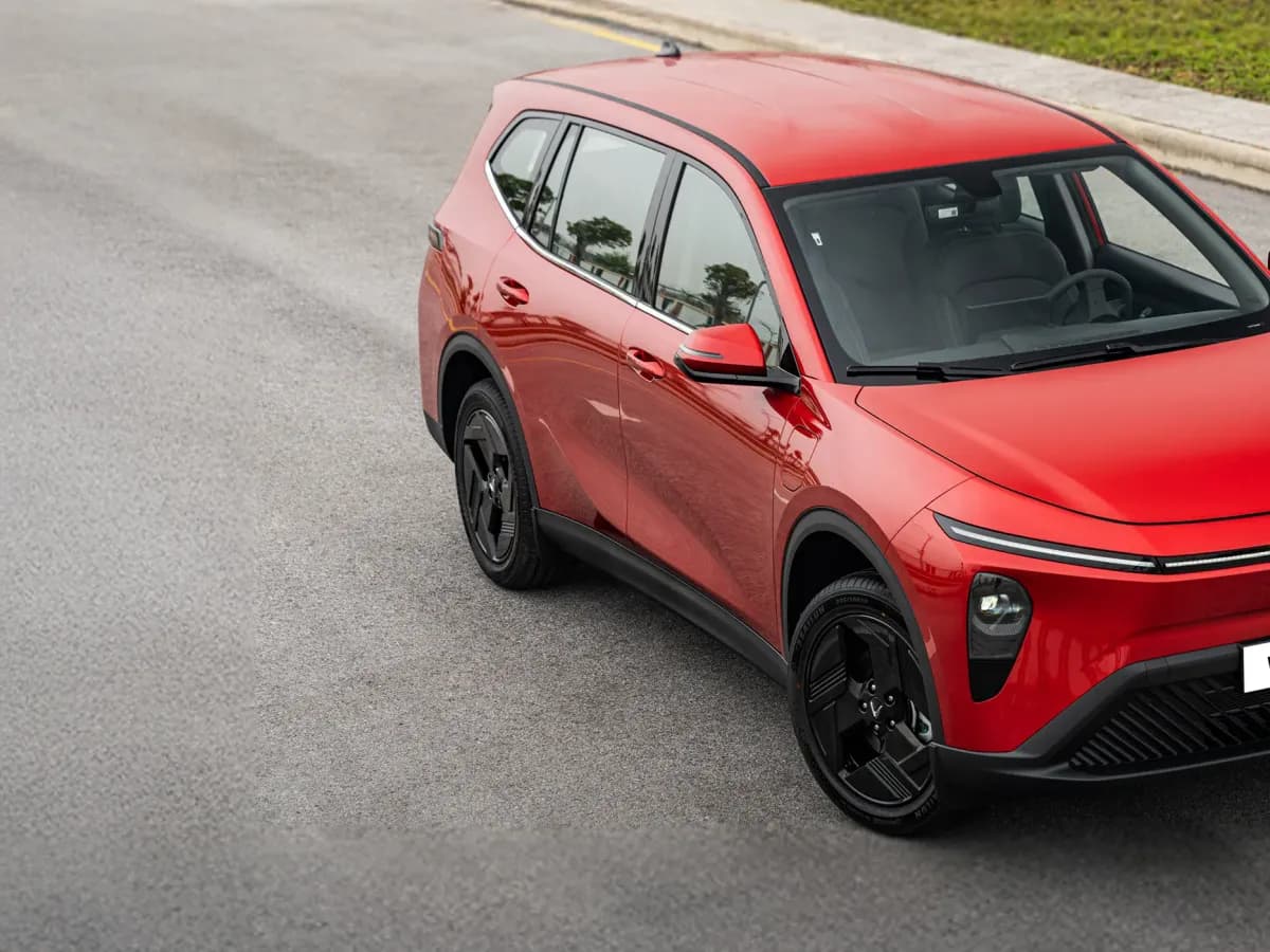 VF MPV 7 – Ngoại thất · góc cao
